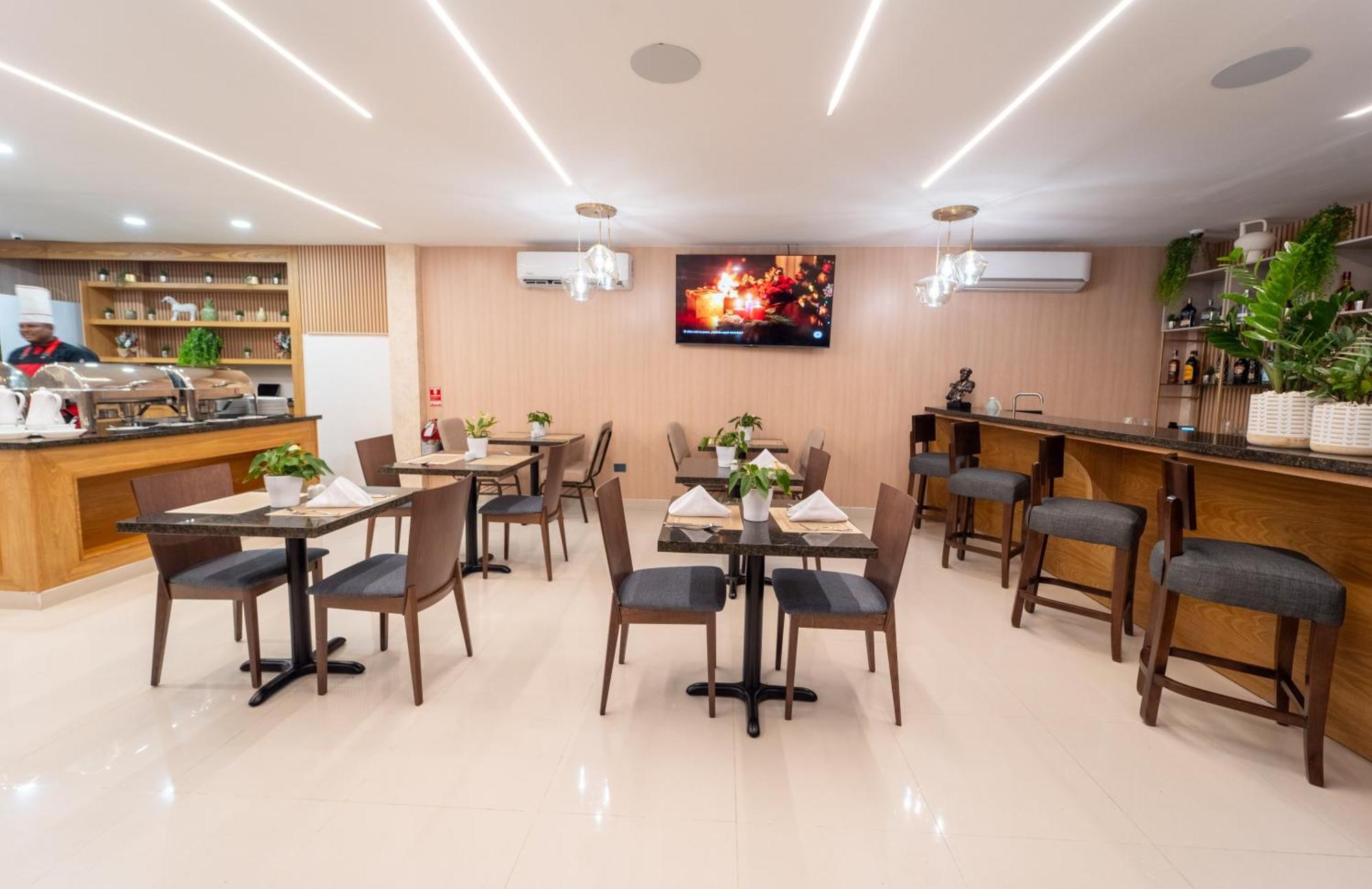 Melina Hotel Higuey Eksteriør billede